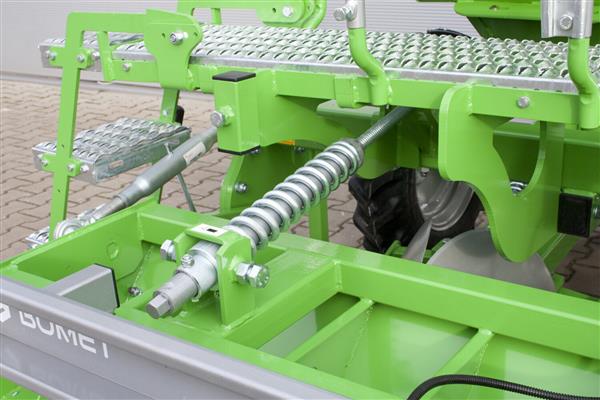 Grote foto bomet aardappelpootmachine 2 rijen gemini agrarisch mechanisatie