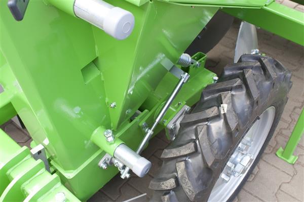 Grote foto bomet aardappelpootmachine 2 rijen gemini agrarisch mechanisatie