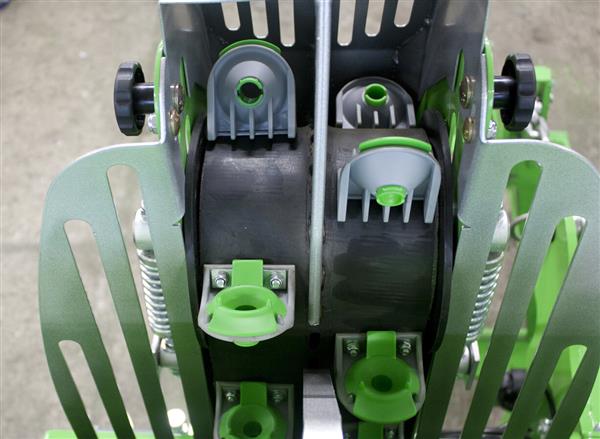 Grote foto bomet aardappelpootmachine 2 rijen gemini agrarisch mechanisatie