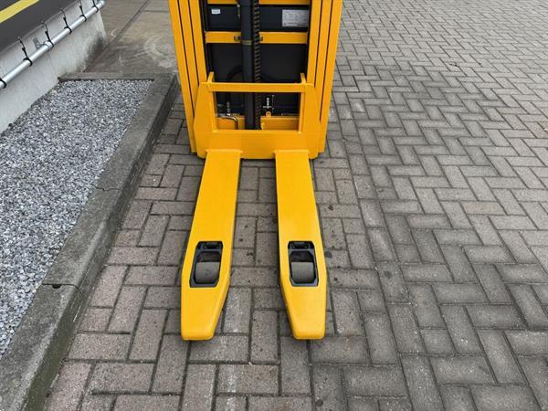 Grote foto vs 22038 elektrische triplex stapelaar jungheinrich erc z12 doe het zelf en verbouw hefwerktuigen