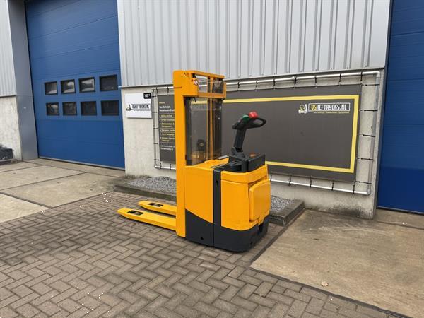 Grote foto vs 22038 elektrische triplex stapelaar jungheinrich erc z12 doe het zelf en verbouw hefwerktuigen