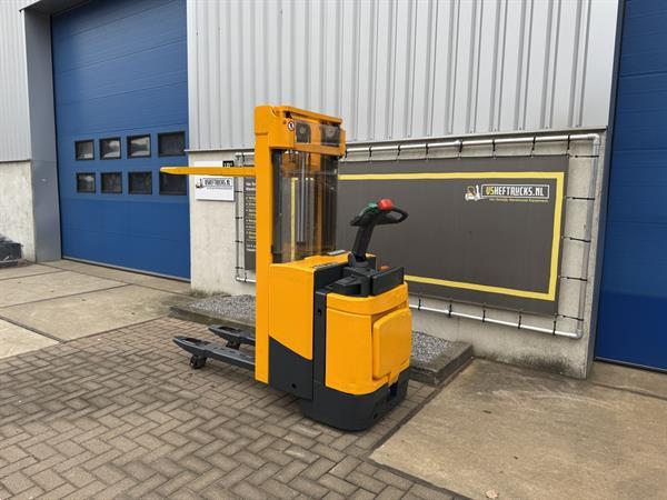 Grote foto vs 22038 elektrische triplex stapelaar jungheinrich erc z12 doe het zelf en verbouw hefwerktuigen