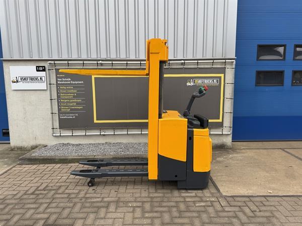 Grote foto vs 22038 elektrische triplex stapelaar jungheinrich erc z12 doe het zelf en verbouw hefwerktuigen