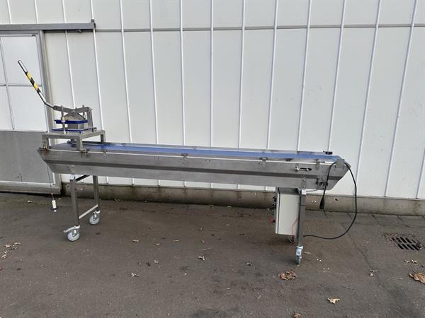 Grote foto snijmachine voor het snijden van vierkante blokken 5x5 cm met transportband agrarisch tuinbouw