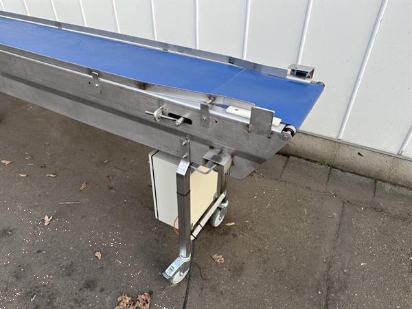 Grote foto snijmachine voor het snijden van vierkante blokken 5x5 cm met transportband agrarisch tuinbouw