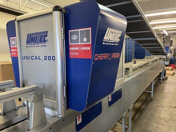 Grote foto unitec cherry vision unical 200 oc 1c8 1 11v174 sorteermachine voor cherrytomaatjes en kersen agrarisch tuinbouw