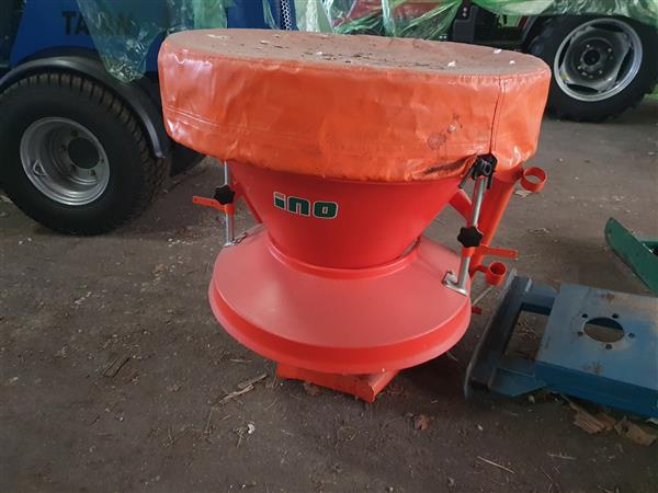 Grote foto ino winter 120 zoutstrooier agrarisch mechanisatie