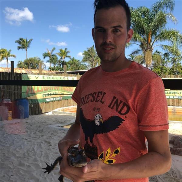 Grote foto man zoekt leuke vrouwlijke sexpartner erotiek man zoekt vrouwelijke sekspartner