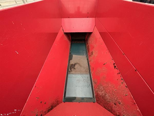 Grote foto da ros a5 dc5 rc5 sjabloonvulmachine voor trays pot in trayvullijn agrarisch tuinbouw