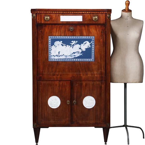 Grote foto neoclassicistische secretaire met blauw wit en wit biscuit ca. 1790 no.260645 antiek en kunst overige in antiek gebruiksvoorwerpen