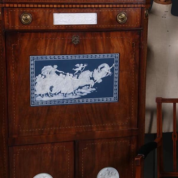 Grote foto neoclassicistische secretaire met blauw wit en wit biscuit ca. 1790 no.260645 antiek en kunst overige in antiek gebruiksvoorwerpen