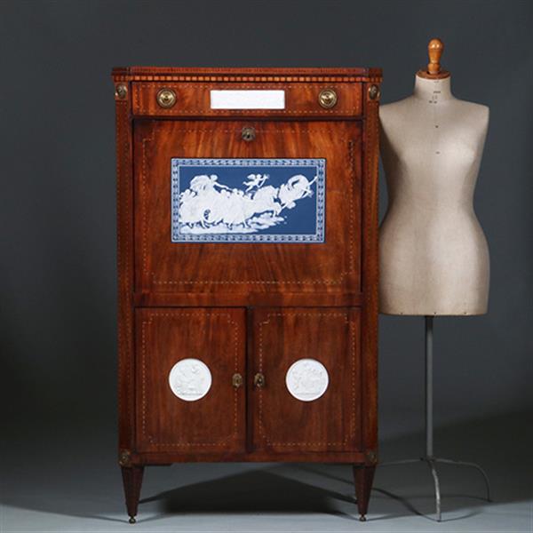 Grote foto neoclassicistische secretaire met blauw wit en wit biscuit ca. 1790 no.260645 antiek en kunst overige in antiek gebruiksvoorwerpen