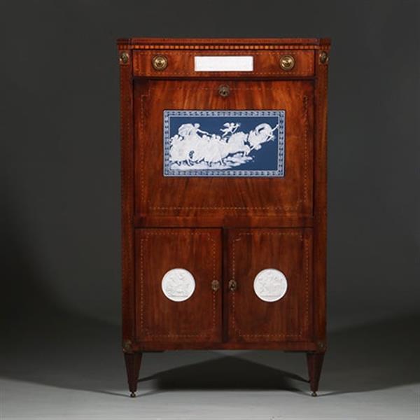 Grote foto neoclassicistische secretaire met blauw wit en wit biscuit ca. 1790 no.260645 antiek en kunst overige in antiek gebruiksvoorwerpen