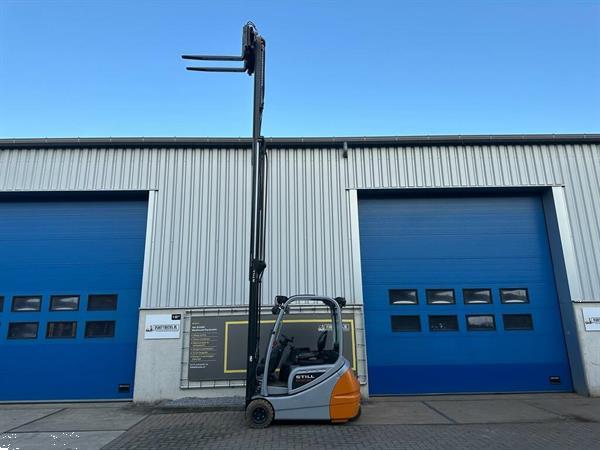 Grote foto vs 22056 elektrische triplex heftruck rx20 20 bj2017 agrarisch heftrucks