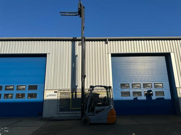 Grote foto vs 22057 elektrische triplex heftruck rx20 20 bj2017 vorkenspreider agrarisch heftrucks