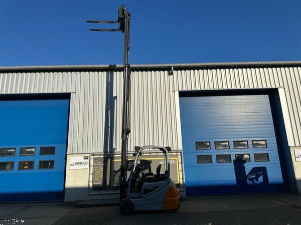 Grote foto vs 22058 elektrische triplex heftruck rx20 20 bj2017 vorkenspreider agrarisch heftrucks