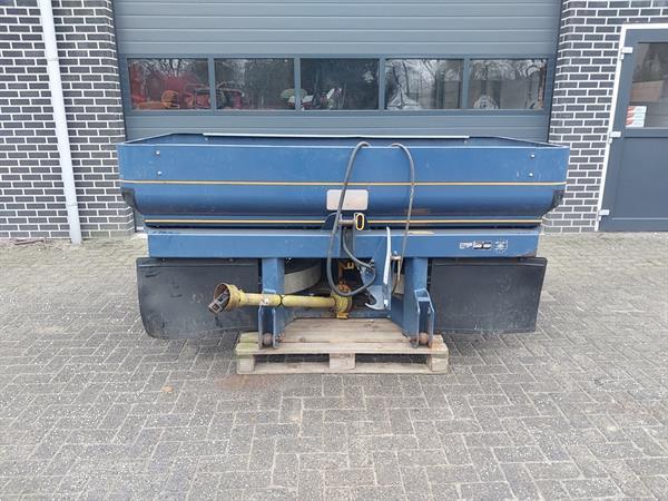 Grote foto bogballe m2 kunstmeststrooier agrarisch kunstmestrooiers