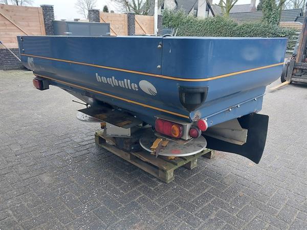 Grote foto bogballe m2 kunstmeststrooier agrarisch kunstmestrooiers