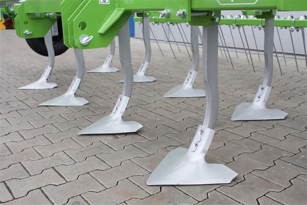 Grote foto bomet stoppel cultivator apus met veertandeg 2.2 3.8m u865 agrarisch mechanisatie