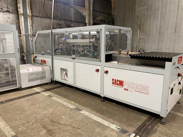 Grote foto sacmi tf40 imola tf43 stapelaar tf40 dozenvouwmachine met ts43 stapeleenheid agrarisch tuinbouw