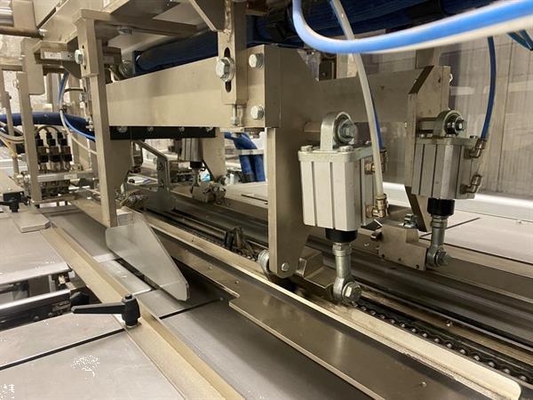Grote foto sacmi tf40 imola tf43 stapelaar tf40 dozenvouwmachine met ts43 stapeleenheid agrarisch tuinbouw