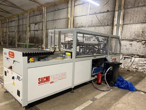 Grote foto sacmi tf40 imola tf43 stapelaar tf40 dozenvouwmachine met ts43 stapeleenheid agrarisch tuinbouw