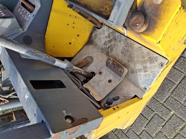 Grote foto kooiaap meeneem heftruck ruwtereinheftruck triplo agrarisch heftrucks