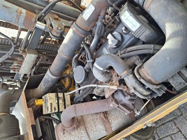 Grote foto kooiaap meeneem heftruck ruwtereinheftruck triplo agrarisch heftrucks