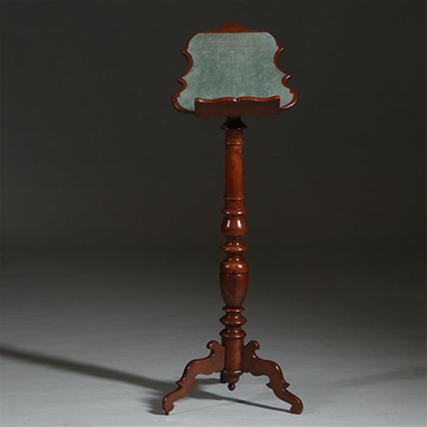 Grote foto essenhouten lezenaar of bijbelstandaard ca 1890 het blad geschulpt en met leer belegd. no.260625 antiek en kunst stoelen en banken