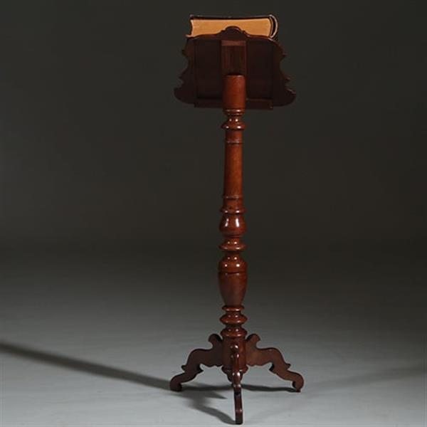 Grote foto essenhouten lezenaar of bijbelstandaard ca 1890 het blad geschulpt en met leer belegd. no.260625 antiek en kunst stoelen en banken