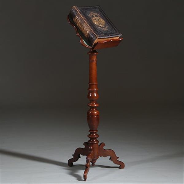 Grote foto essenhouten lezenaar of bijbelstandaard ca 1890 het blad geschulpt en met leer belegd. no.260625 antiek en kunst stoelen en banken