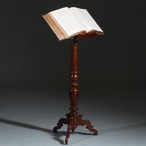 Grote foto essenhouten lezenaar of bijbelstandaard ca 1890 het blad geschulpt en met leer belegd. no.260625 antiek en kunst stoelen en banken