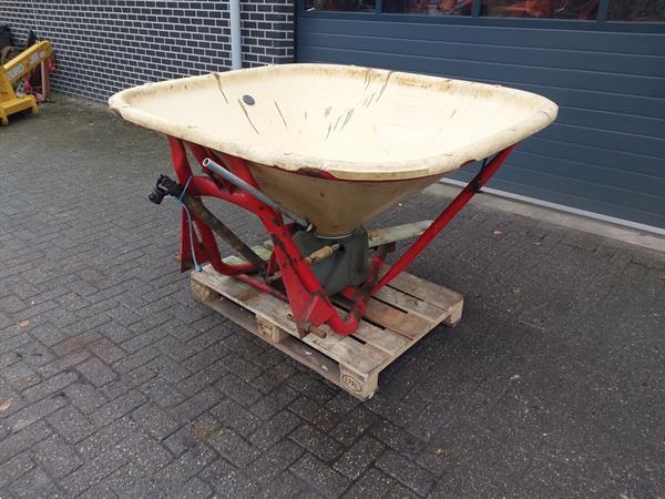 Grote foto vicon pendelstrooier kunstmeststrooier agrarisch kunstmestrooiers