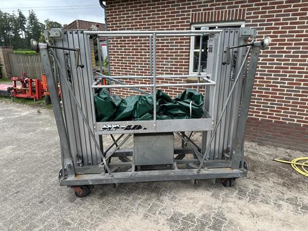 Grote foto alp 2 persoons lift 220 volt ex overheid doe het zelf en verbouw hoogwerkers