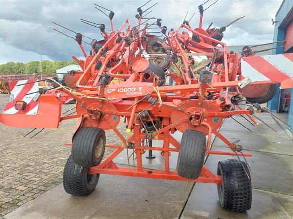 Grote foto kuhn schudder agrarisch harken