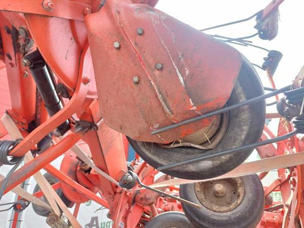 Grote foto kuhn schudder agrarisch harken