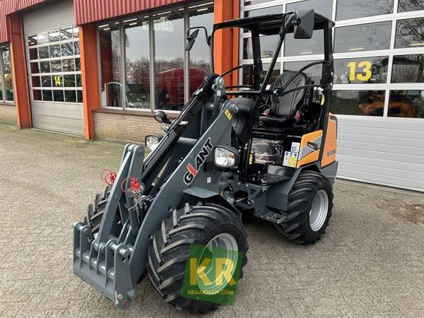 Grote foto giant g2300 401973 agrarisch akkerbouw