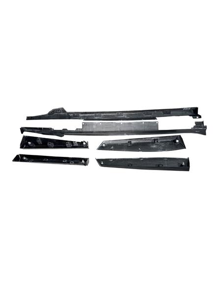 Grote foto dit betreft een set ferrari purosangue carbon oem style carbon side skirt extensions auto onderdelen tuning en styling