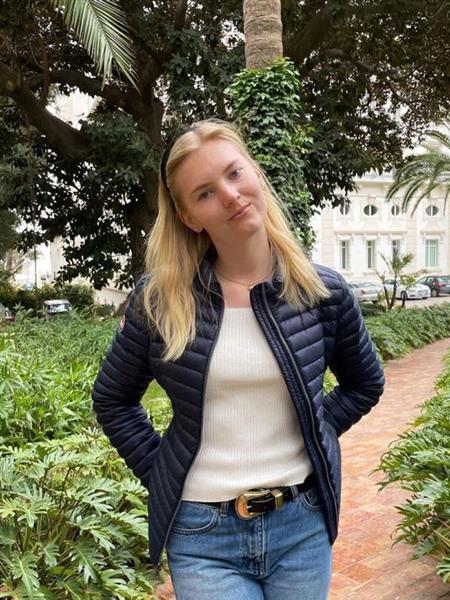Grote foto zoek jij ook een leuke tijd en een lach contacten en berichten vrouw zoekt man