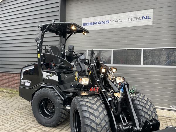 Grote foto giant g2700 x tra hd black edition minishovel nieuw 815 lease agrarisch shovels