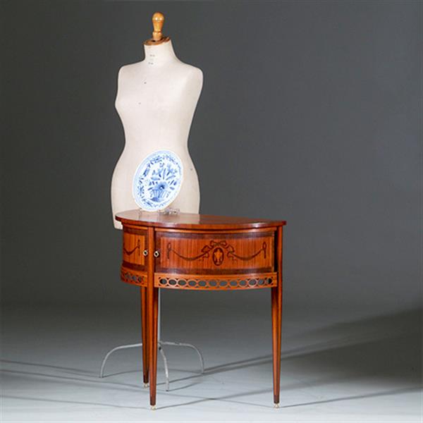 Grote foto demi lune louis seize stijl met jalousie deuren en uitzonderlijk fijn inlegwerk ca 1900 no.270145 antiek en kunst stoelen en banken