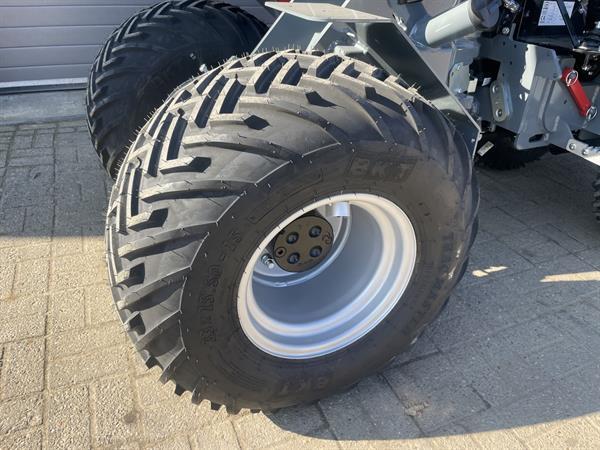 Grote foto giant g2700 x tra hd minishovel nieuw x trac banden flitslampen agrarisch shovels