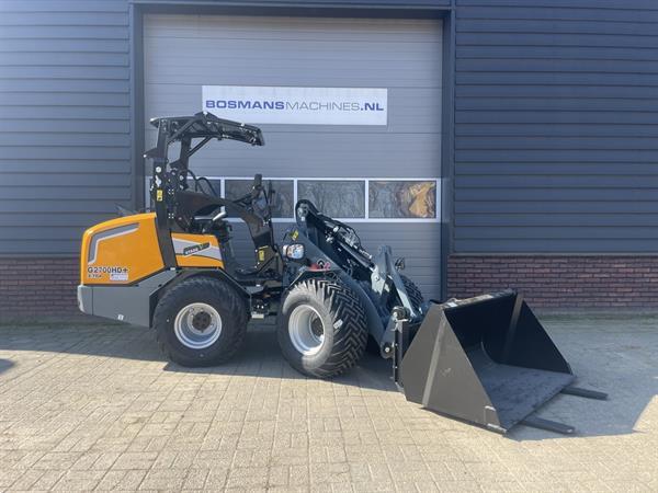 Grote foto giant g2700 x tra hd minishovel nieuw x trac banden flitslampen agrarisch shovels
