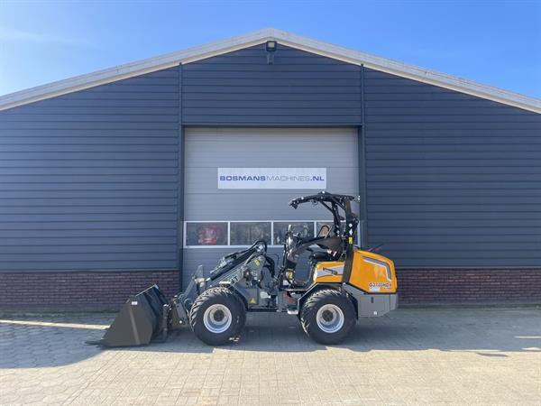 Grote foto giant g2700 x tra hd minishovel nieuw x trac banden flitslampen agrarisch shovels