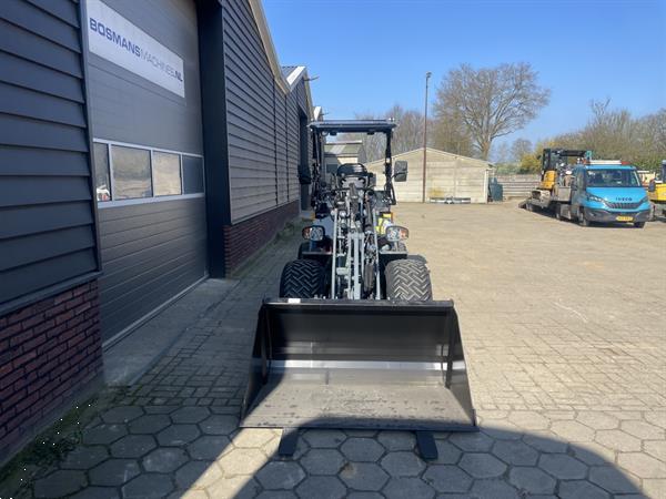 Grote foto giant g2700 x tra hd minishovel nieuw x trac banden flitslampen agrarisch shovels