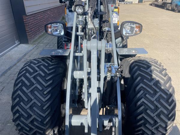 Grote foto giant g2700 x tra hd minishovel nieuw x trac banden flitslampen agrarisch shovels