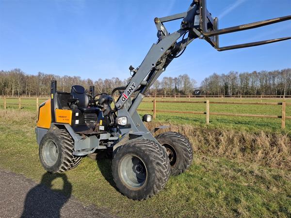 Grote foto giant v6004t xtra wiellader midishovel agrarisch shovels