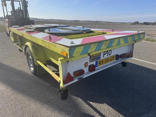 Grote foto wegmarkering aanhanger agrarisch aanhangwagens