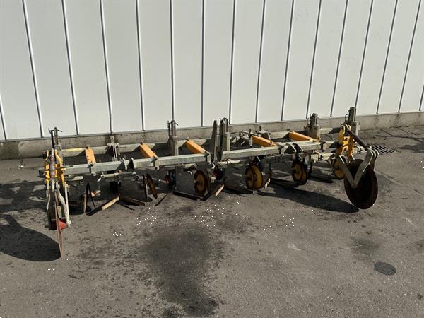 Grote foto rumptstad rsq2000 schoffelmachine 6 rijig met 7 elementen en hydraulische fronthef agrarisch onkruidbestrijding