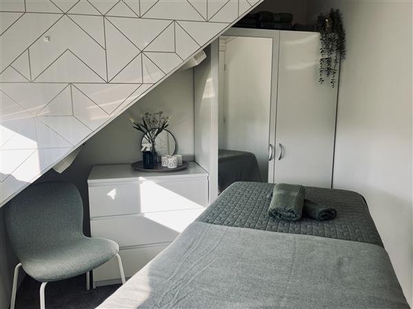 Grote foto vier handen massage diensten en vakmensen masseurs en massagesalons